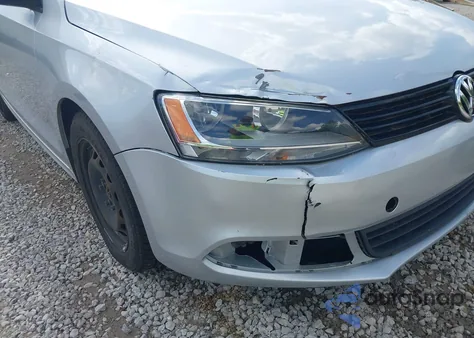 2014 Volkswagen Jetta 1.8T Se z USA, uszkodzony, nr VIN 3VWD17AJ3EM246296